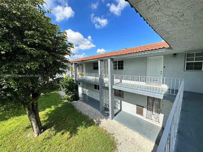 Building Photo - 4050 NW 135th St