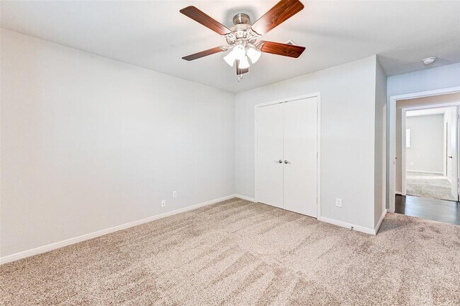 Building Photo - 5719 Willowbend Blvd