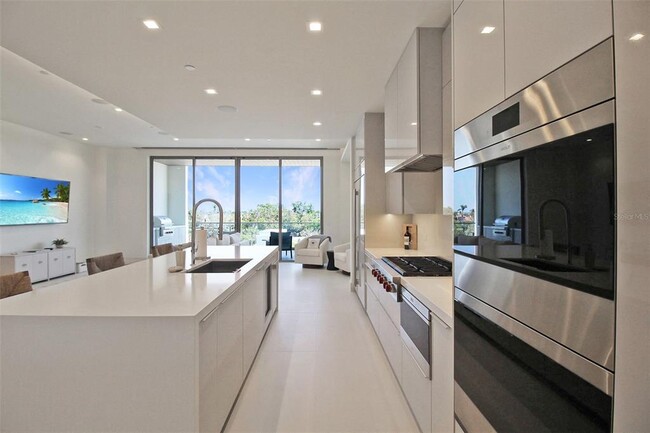 Building Photo - 1591 Gulf of Mexico Dr