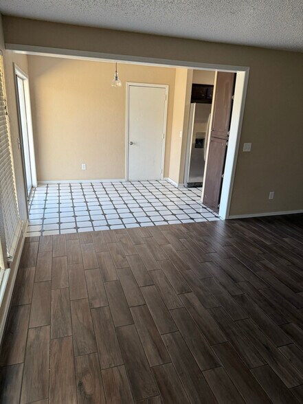Building Photo - 2616 Shoreridge Ave