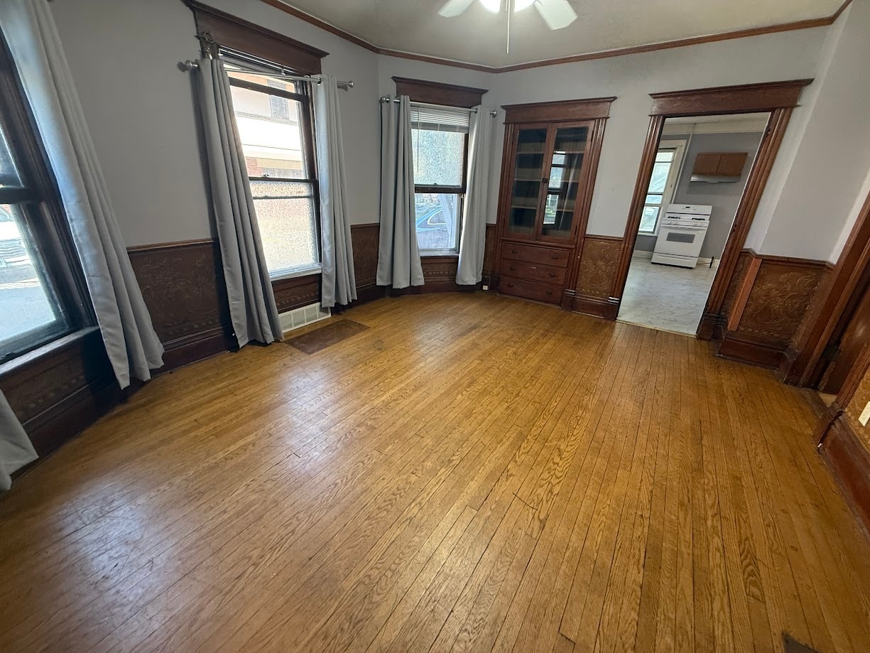 Building Photo - 1915 University Ave