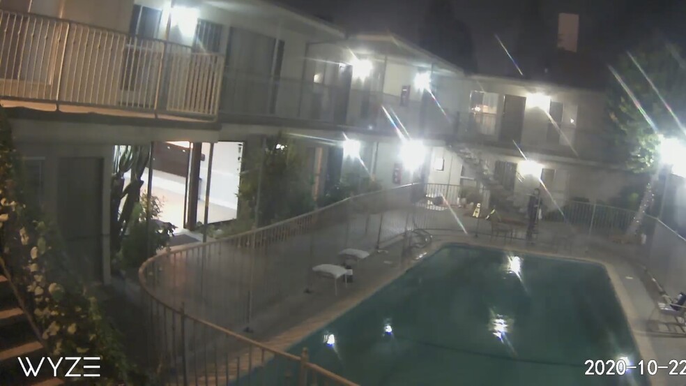 Building Photo - 20880 Ventura Blvd