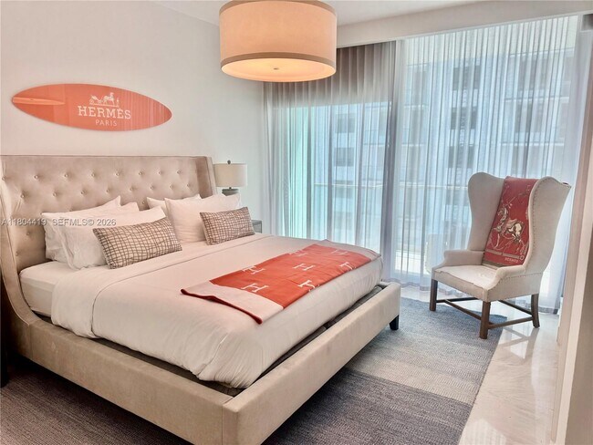 Building Photo - 10201 Collins Ave