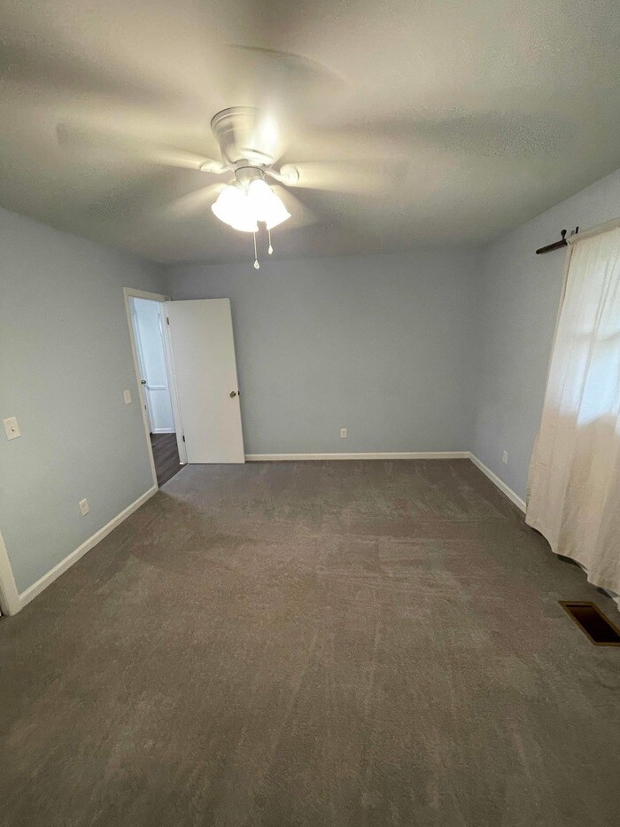 Building Photo - 2110 Bracey Cir