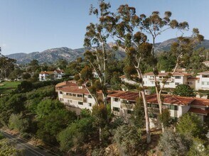 Building Photo - Riviera Gem!