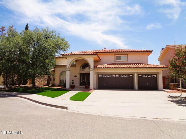 Primary Photo - 2120 Greenlee Dr