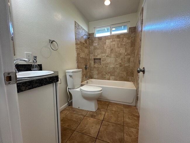 Building Photo - 10462 Sierra Cir