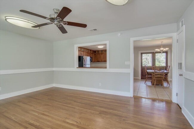 Building Photo - 2615 Springwood Dr