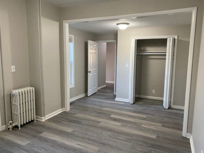 Building Photo - 313 S Main St