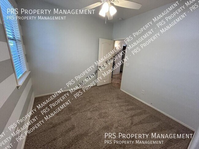 Building Photo - 2747 E Clifton Ave