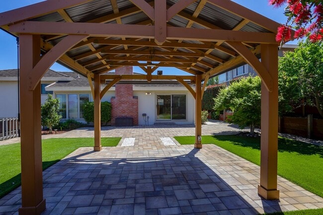 Building Photo - 3BR/2.5BA Mills Estates Home + Bonus Room | Bay Views, Yard & 2-Car Garage | YouTube Tour