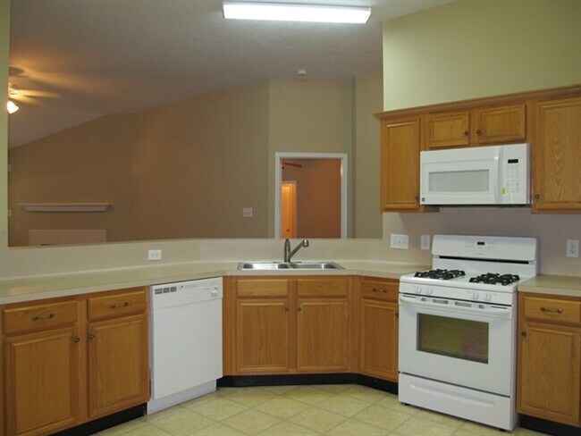 Building Photo - 2750 Hidden Spring Falls Dr