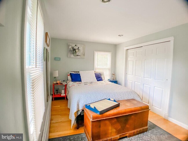 Building Photo - 227 N Main St