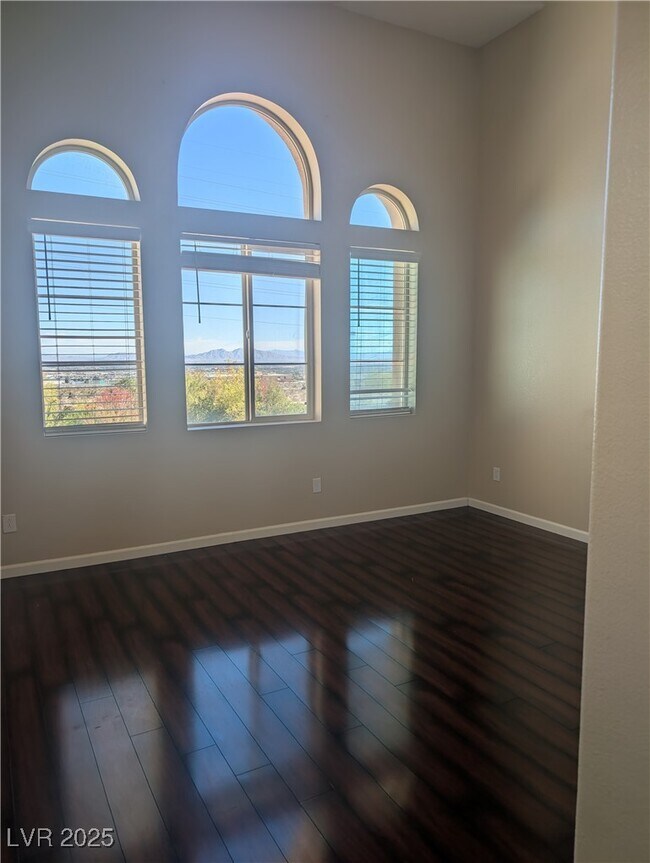 Building Photo - 6639 Rego Park Ct