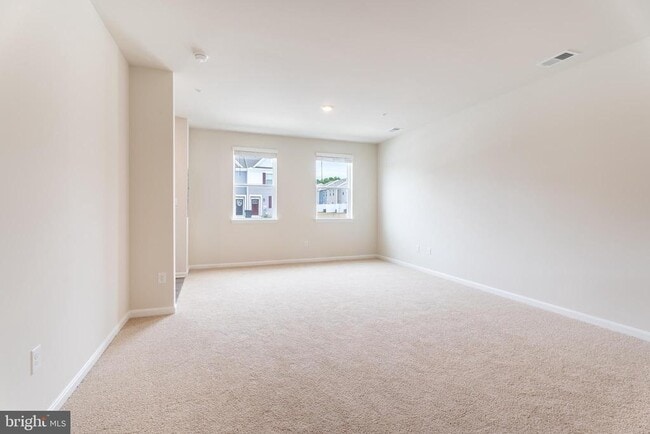 Building Photo - 846 Derwent Ln