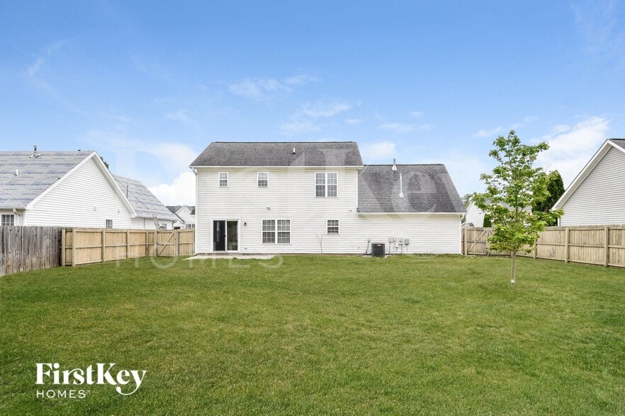 Building Photo - 6033 Old Plank Rd