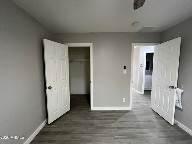 Building Photo - 2912 E Roeser Rd