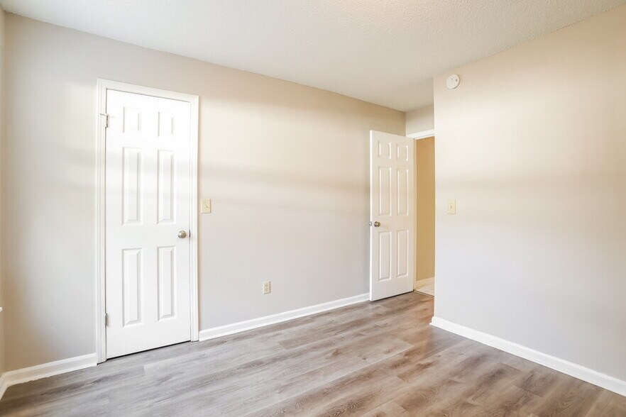 Building Photo - 8228 Honeysuckle Ln