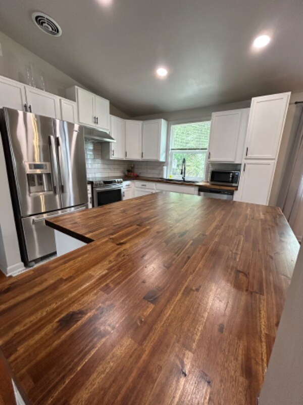 Building Photo - 7424 Roslyn Rd