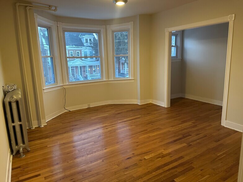 Building Photo - 741 High St