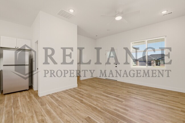 Building Photo - 701 Elmwood St