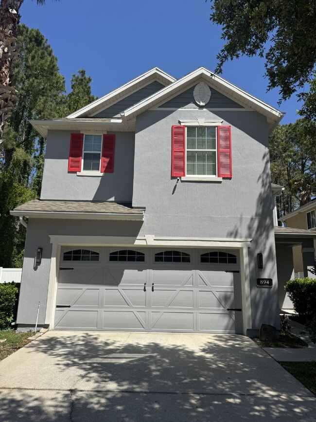 Building Photo - For Rent!!!!!  Spacious Living & Resort-Style Fun in Hamilton Glen!
