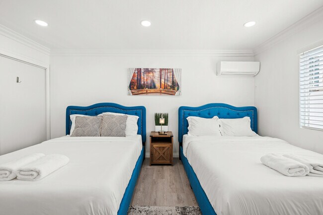 Building Photo - Fully Furnished 2BR Home w/ Private Entry ...