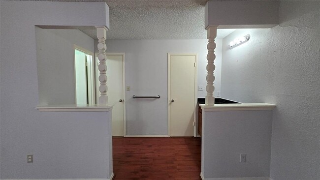 Building Photo - 6634 Briar Glade Dr