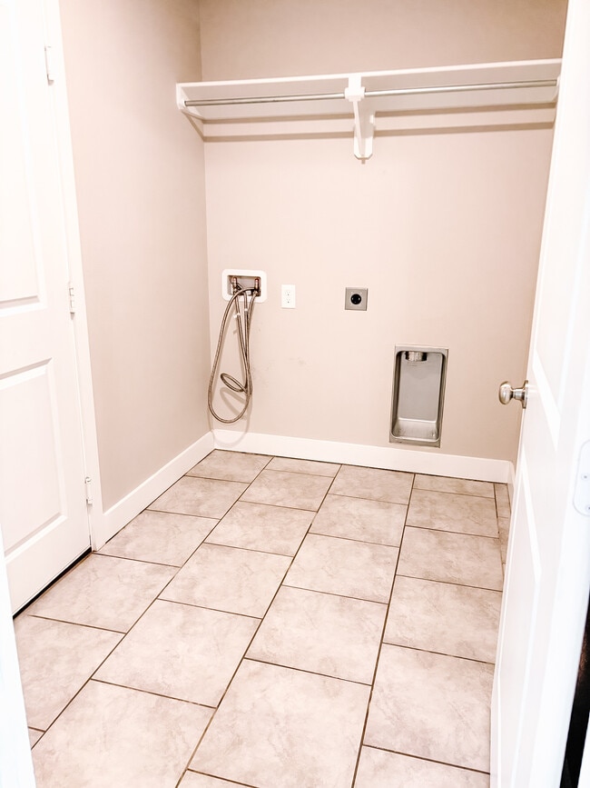 Building Photo - 9208 Ratliff Rdg