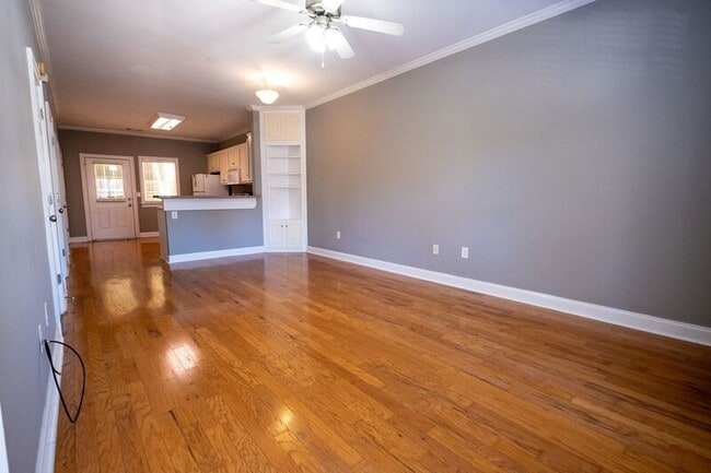 Building Photo - 460 S Barnett Shoals Rd