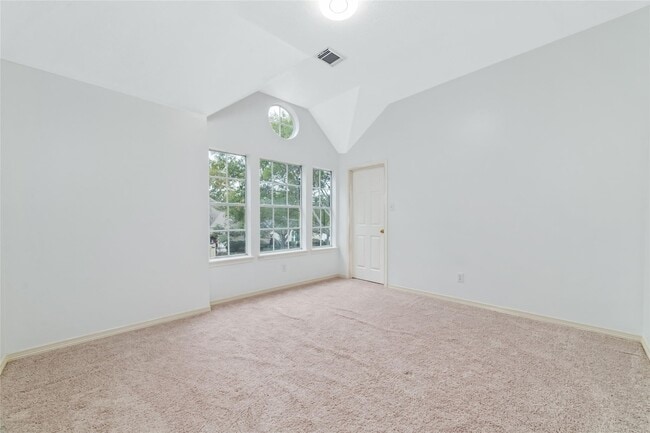 Building Photo - 304 Lago Vista St