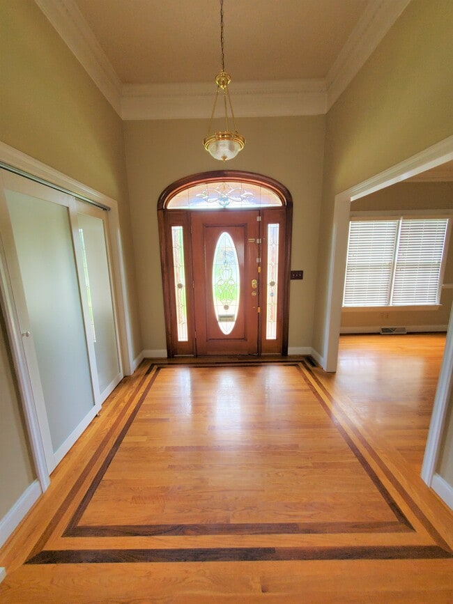 Building Photo - 178 Meadowbrook Cir