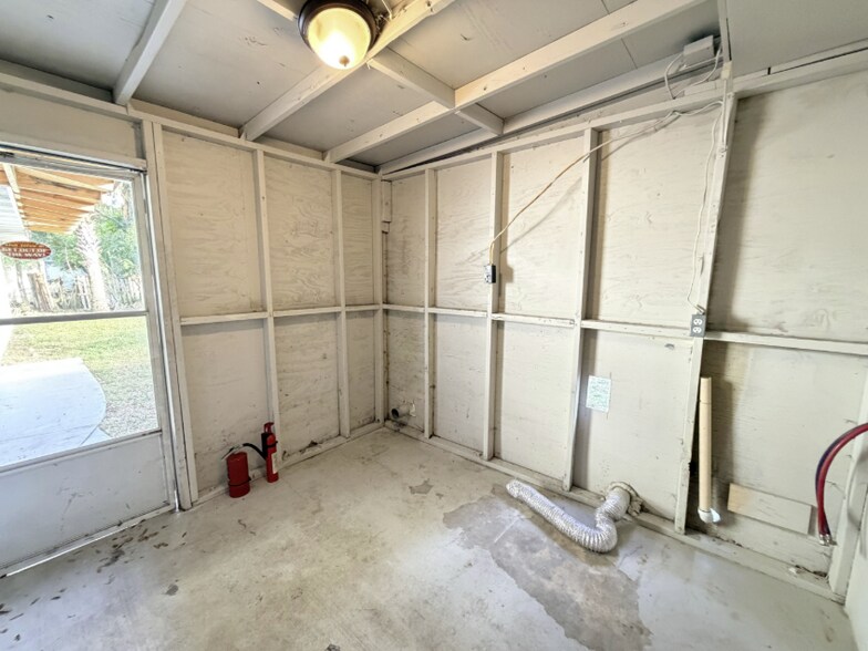 Building Photo - 3817 Peach Dr