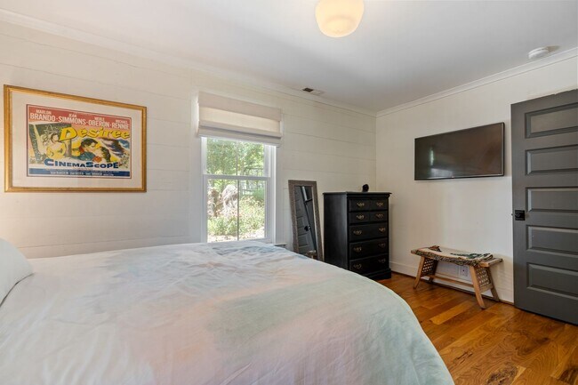 Building Photo - Fully Furnished Cottage in Pittsboro