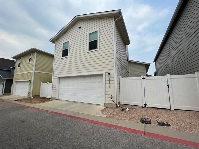 Building Photo - 8106 Frida Bend