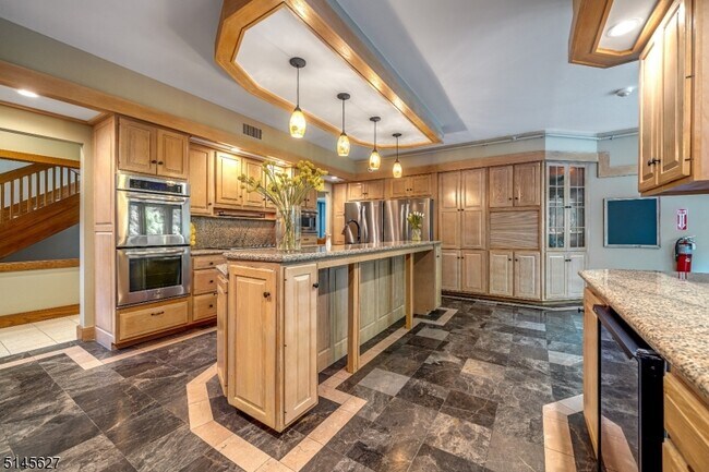 Building Photo - 36 Rocktown Hill Rd