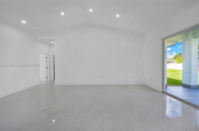 Building Photo - 15640 NW 39th Ct