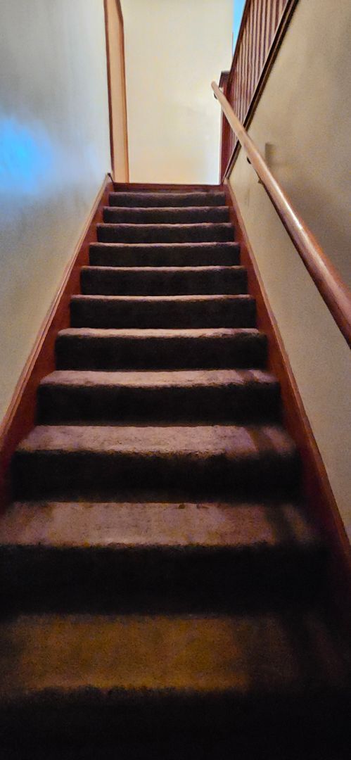 Building Photo - 1363 W 12th St