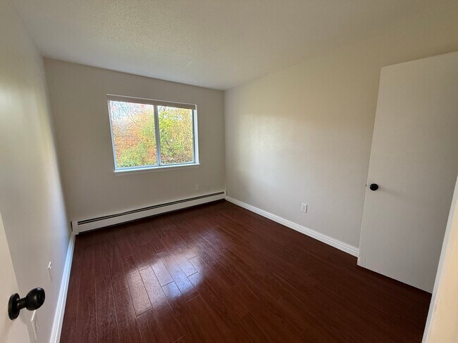 Building Photo - 1 Sundance Dr