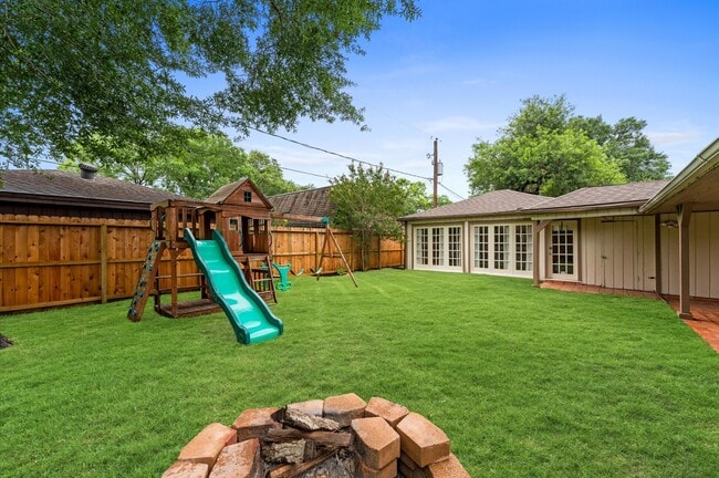 Building Photo - 9407 Brooding Oak Cir