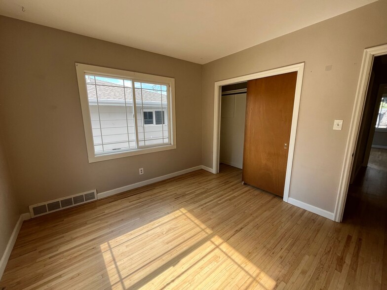 Building Photo - 3709 3rd Ave N