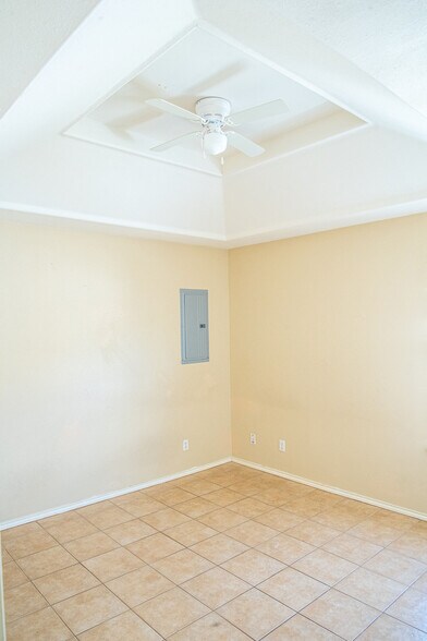 Building Photo - 1003 Cedarwood Dr