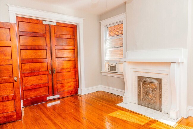 Building Photo - 2205 Floyd Ave