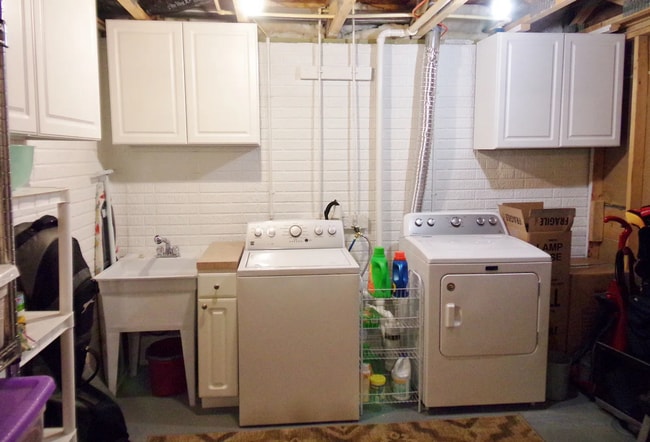 Building Photo - Beautiful end condo in great Powell location!!