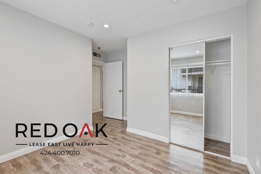 Building Photo - 5224 Cartwright Ave