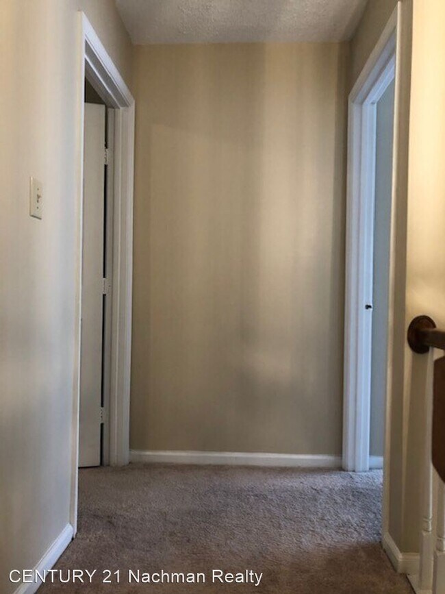 Building Photo - 2 br, 2.5 bath House - 26 Hard Wood Drive