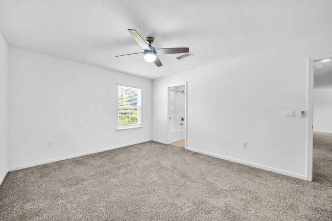 Building Photo - 30 Sandywoods Ct