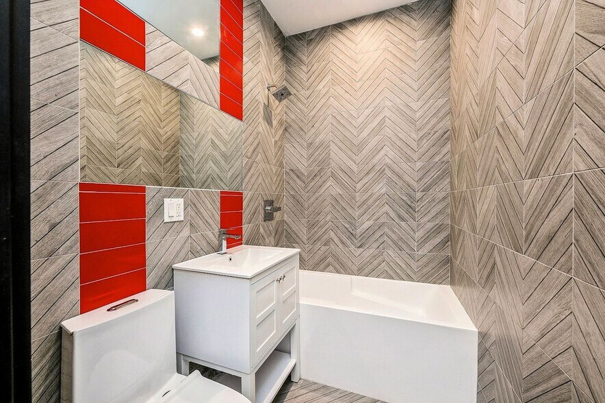 Building Photo - 1847-1849 Cross bronx expy