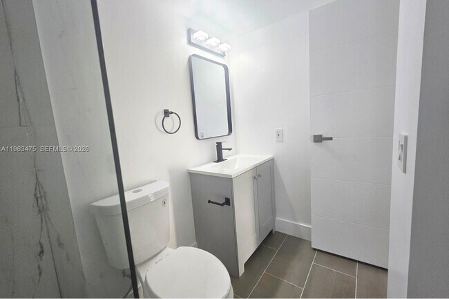 Building Photo - 333 NW 17th Ct