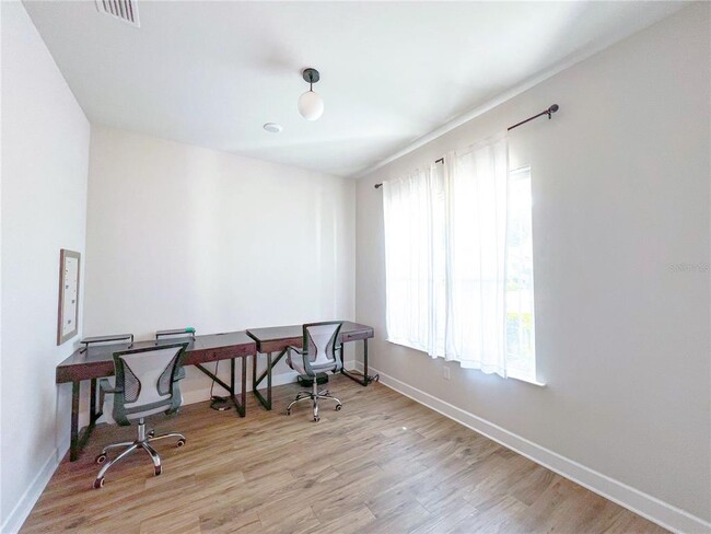 Building Photo - 9340 SW 67th Ln